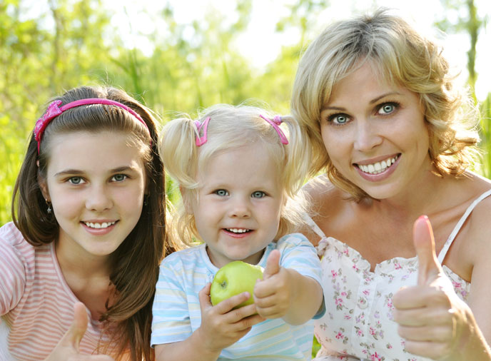 Smiling family with Healthy Teeth | Livermore Dentists